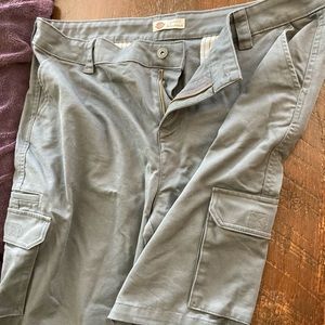 Dickie’s women’s work shorts.